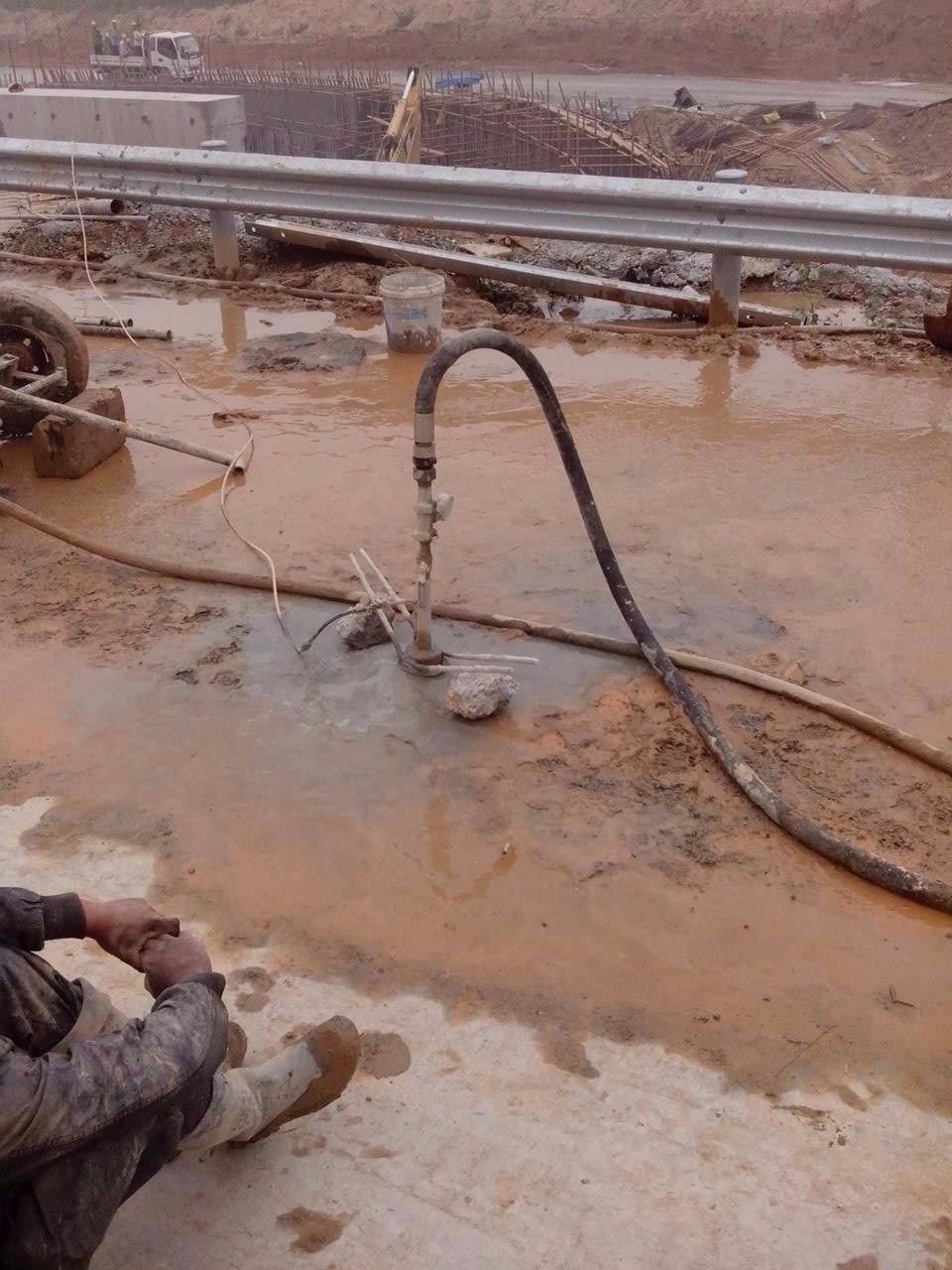 西陵路基压密注浆